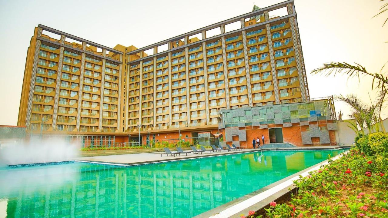 Weekend Address Managed By Global Hospitality Aparthotel Surat Exterior photo